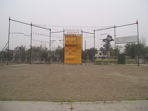 心理行为训练器械｜心理行为训练场建设｜空中单杠