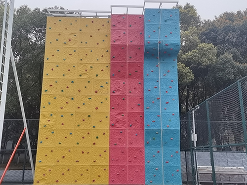 室外攀岩墙
